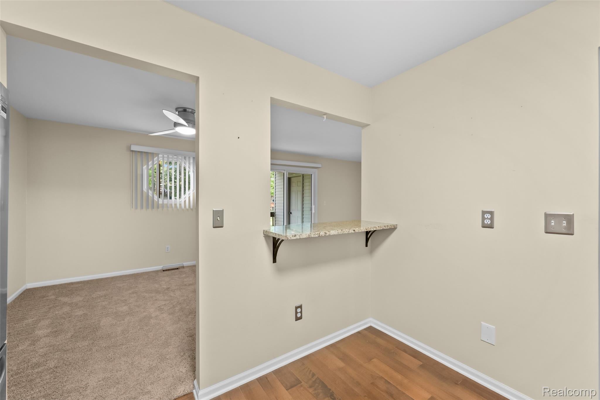 4911 Oak Hill Drive 3