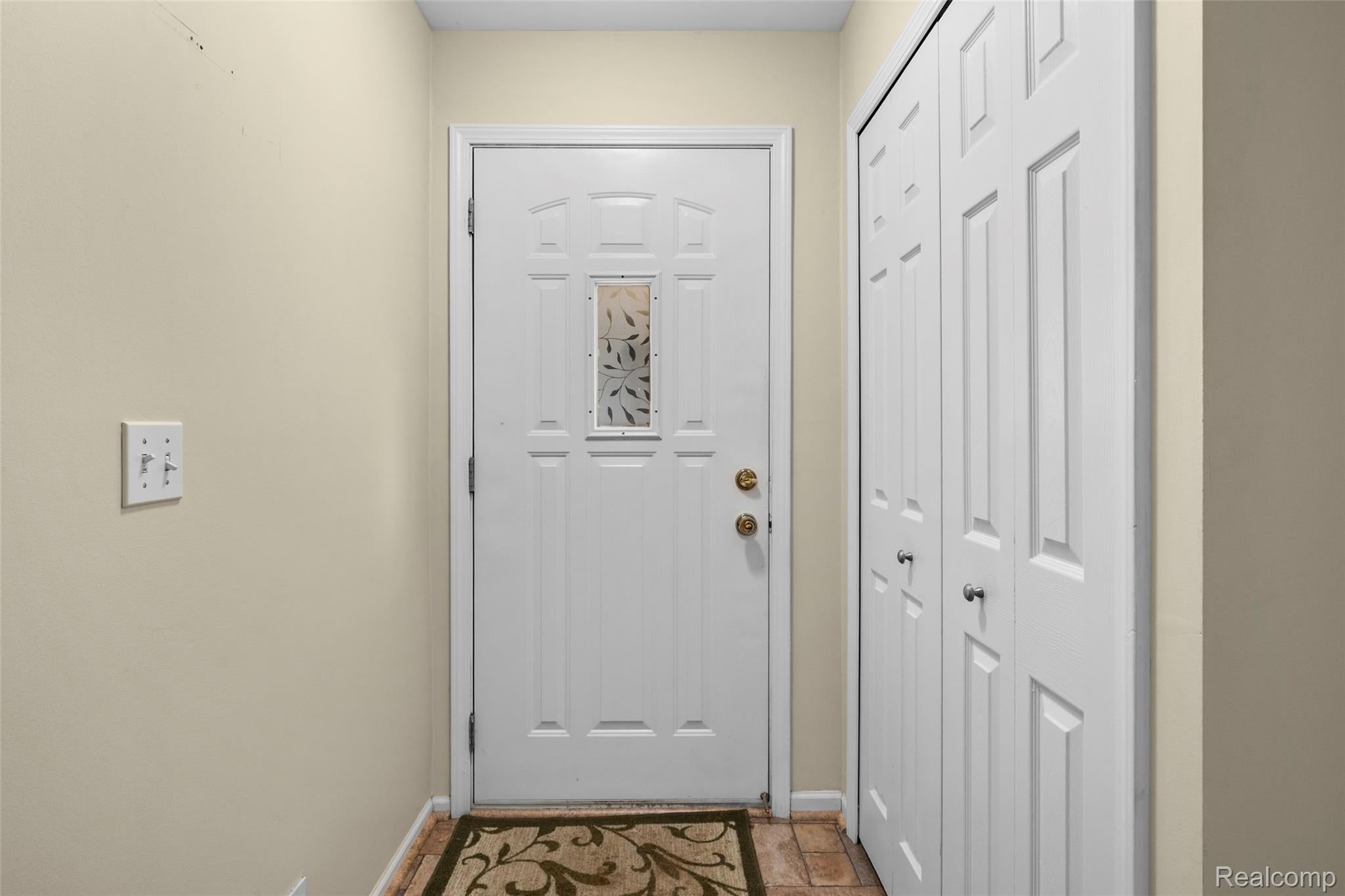 4911 Oak Hill Drive 3