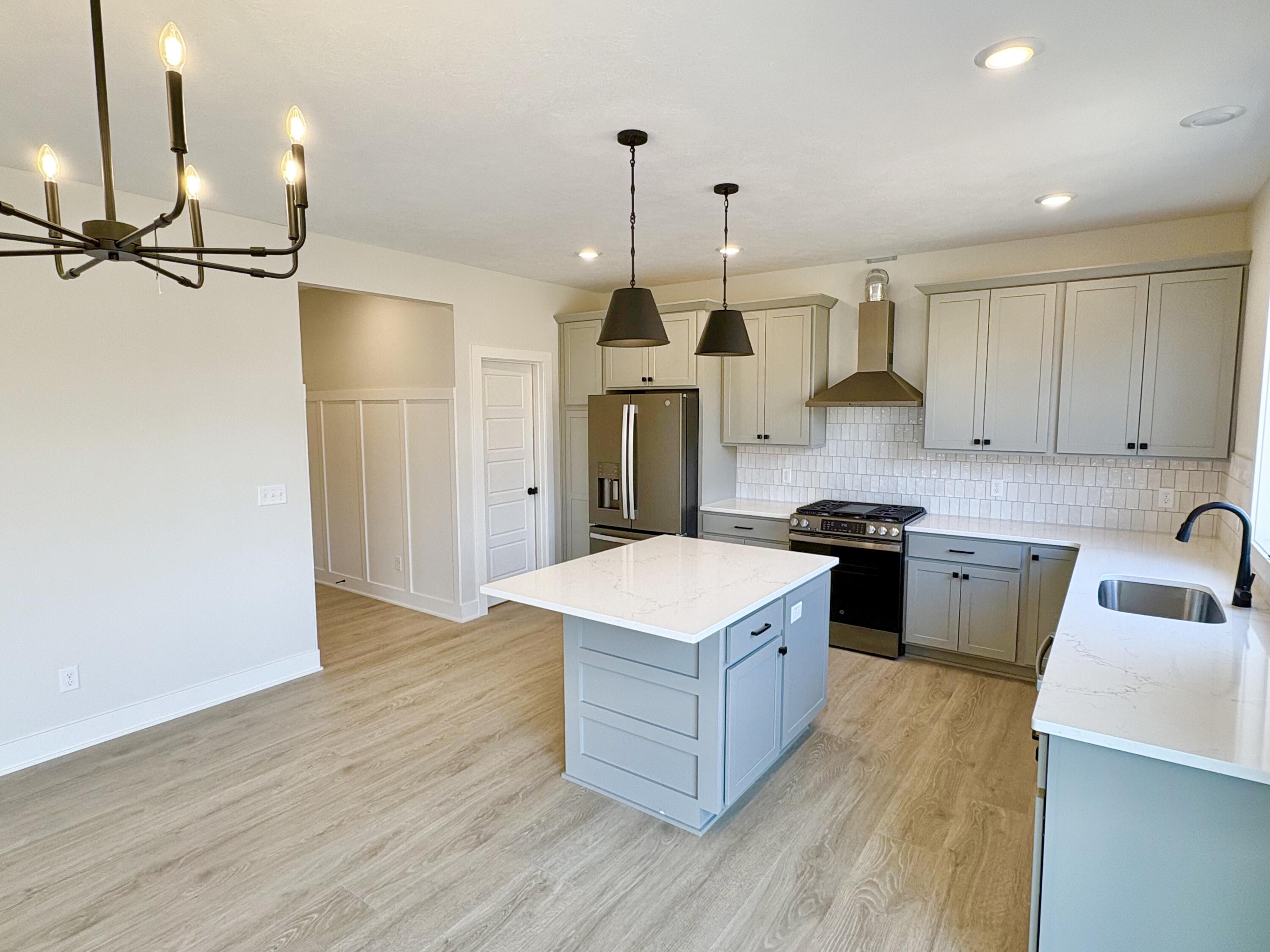 5911 Valley Point Drive SE