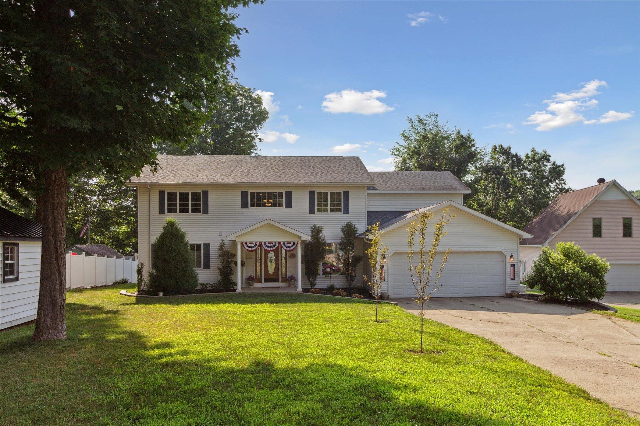 10245 Lakeside Drive