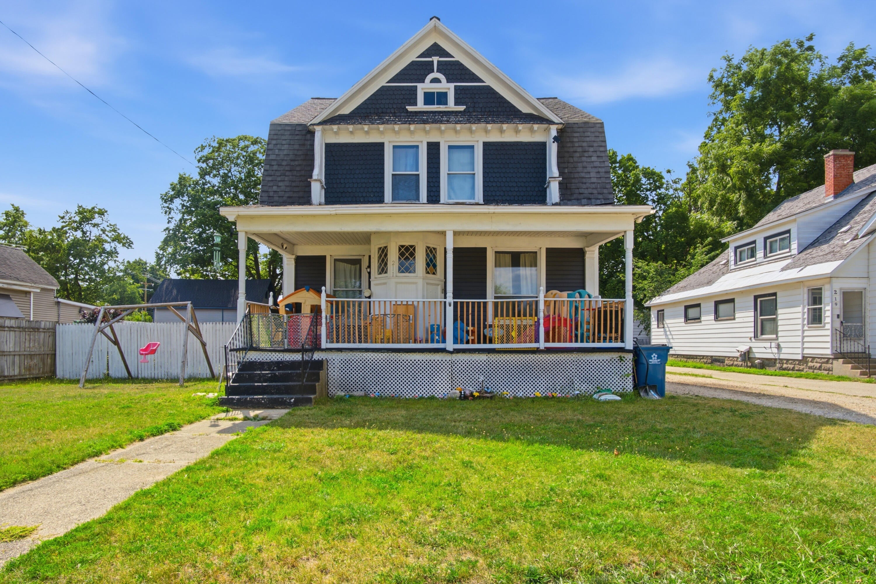 211 N Pine Street