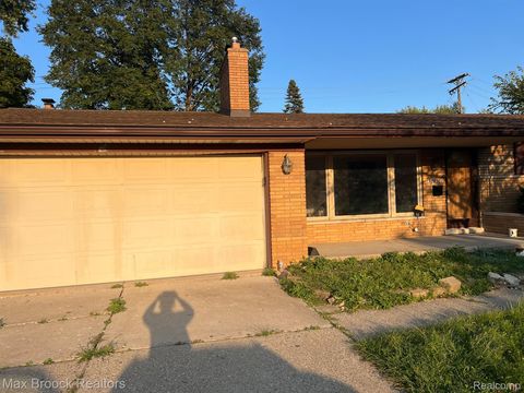 32850 WINNIE Avenue Warren City MI 48093
