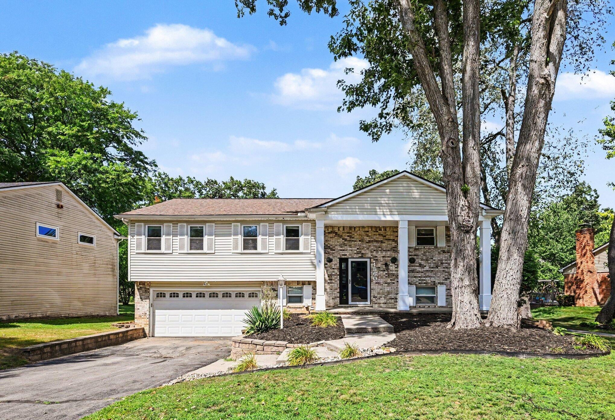 1560 Chanticlair Circle