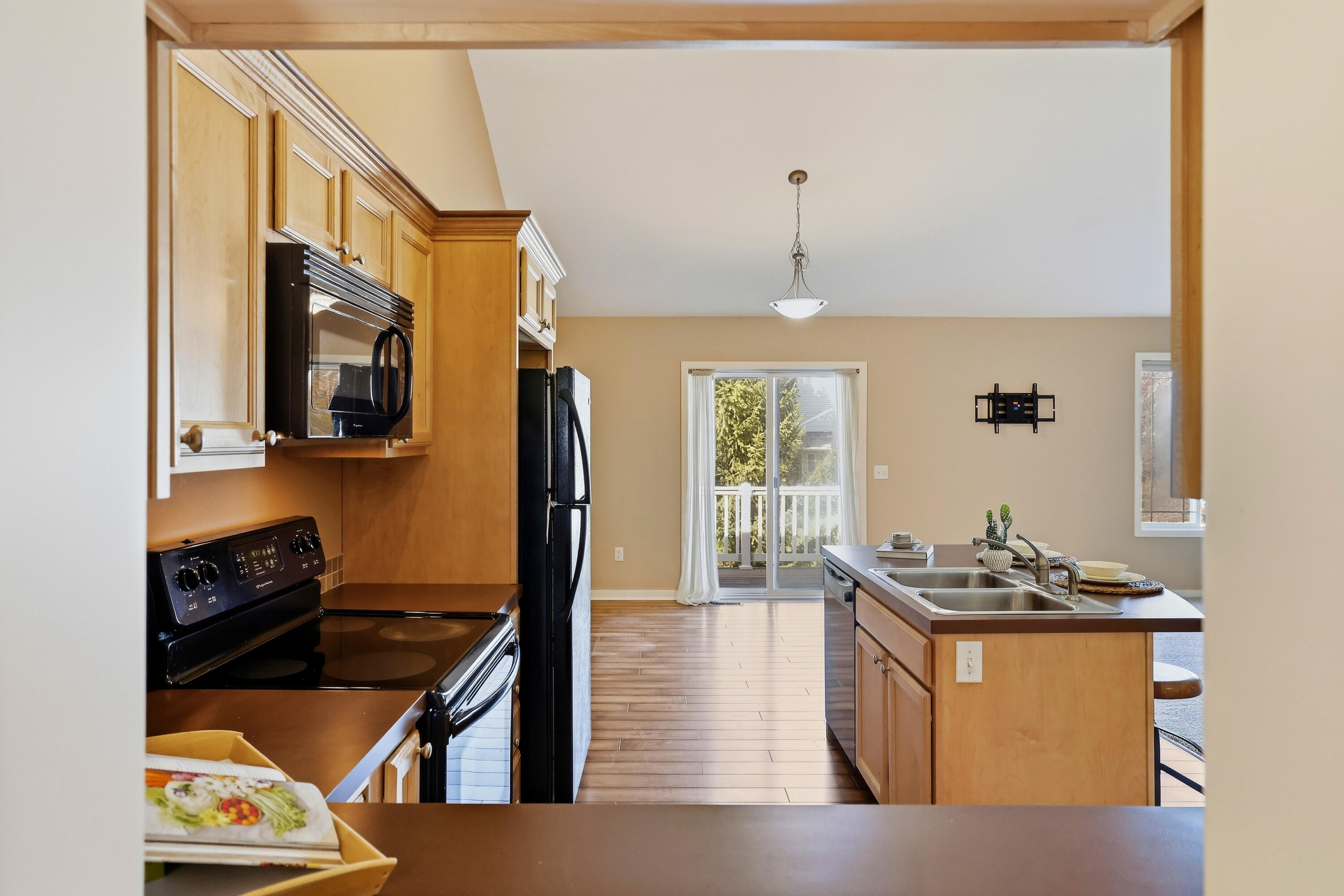 1239 Coopers Pass SW