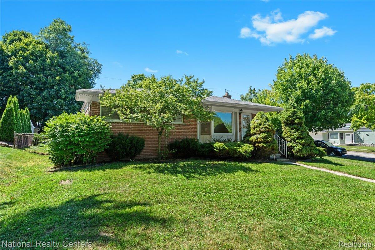 861 Squire Lane