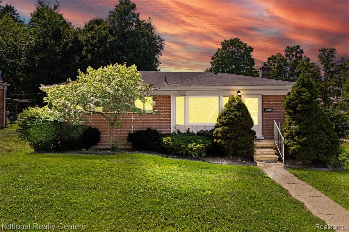 861 Squire Lane