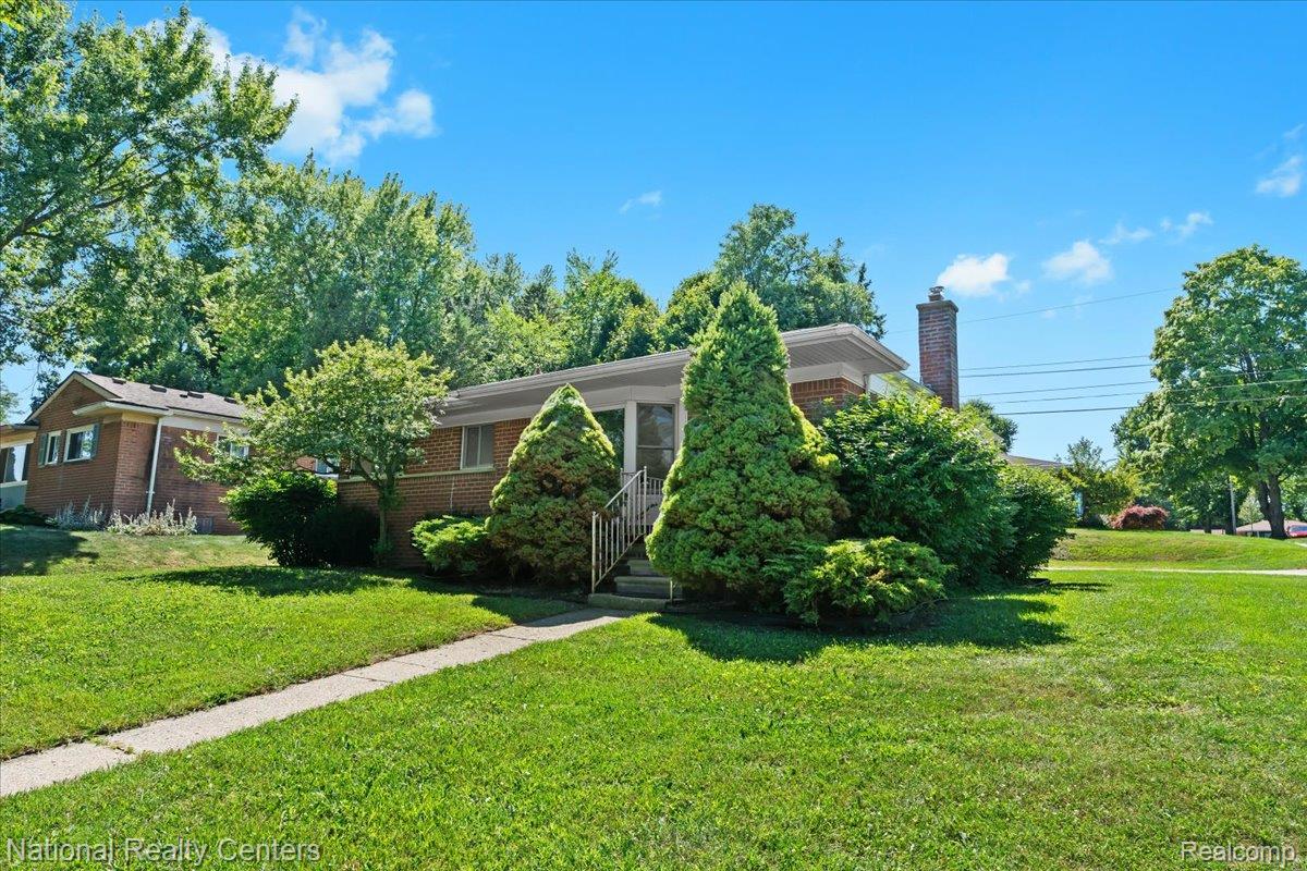 861 Squire Lane