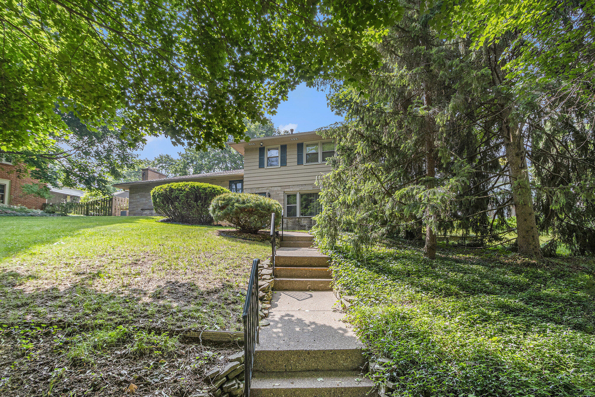 2705 Bronson Boulevard