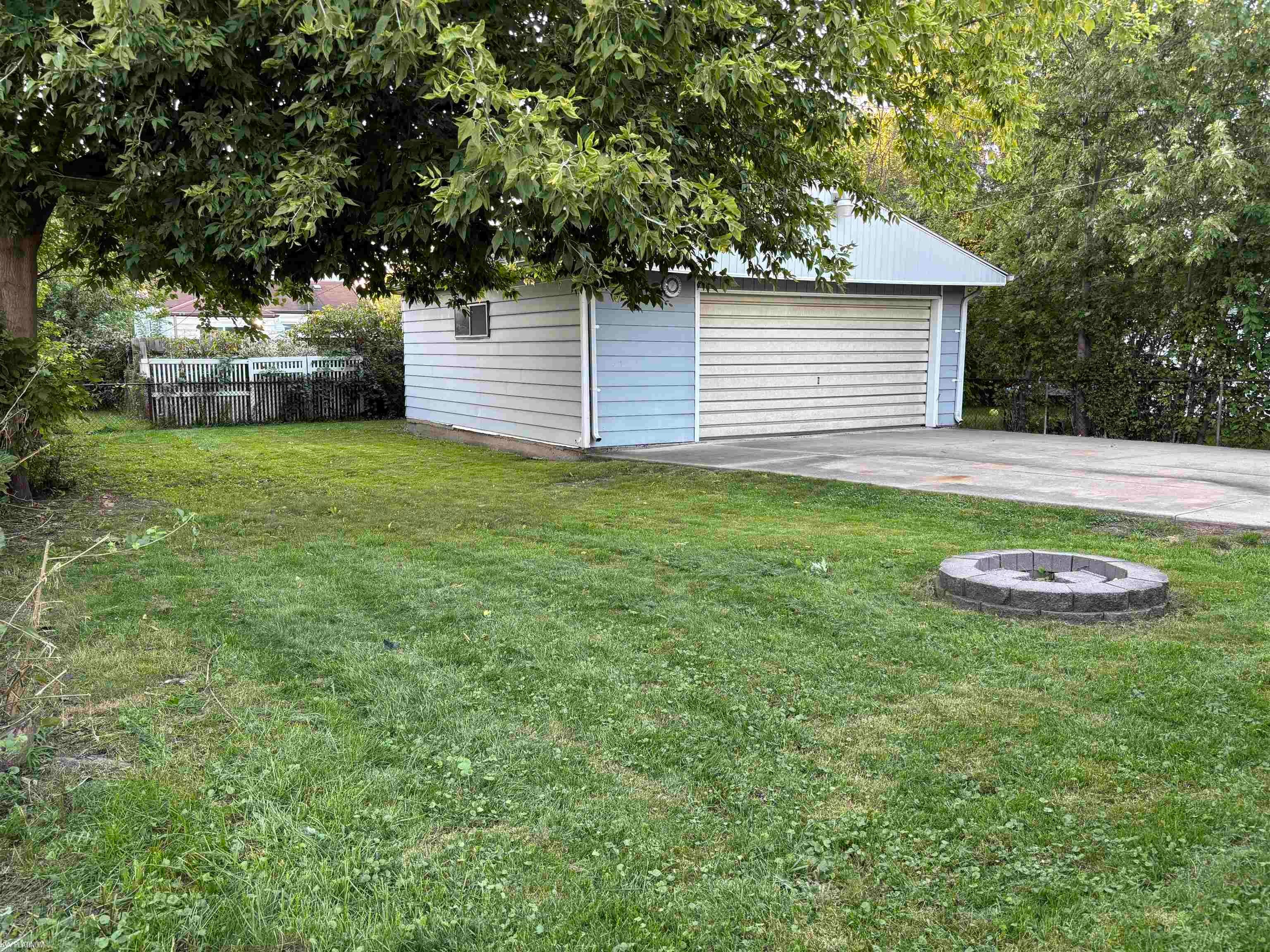25193 Rosenbusch Boulevard