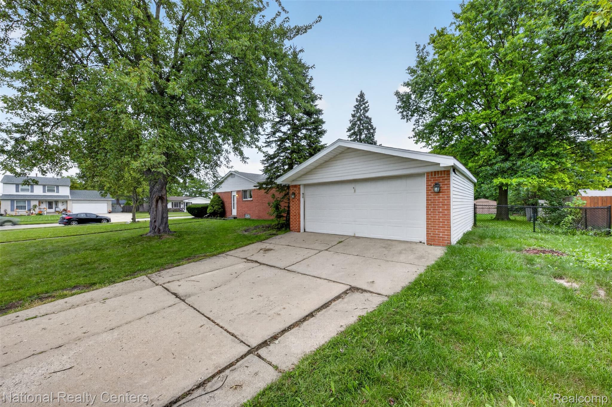 43843 Applewood Road