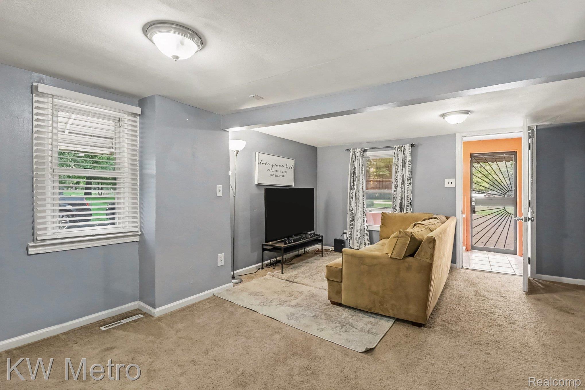 21389 Duns Scotus Street