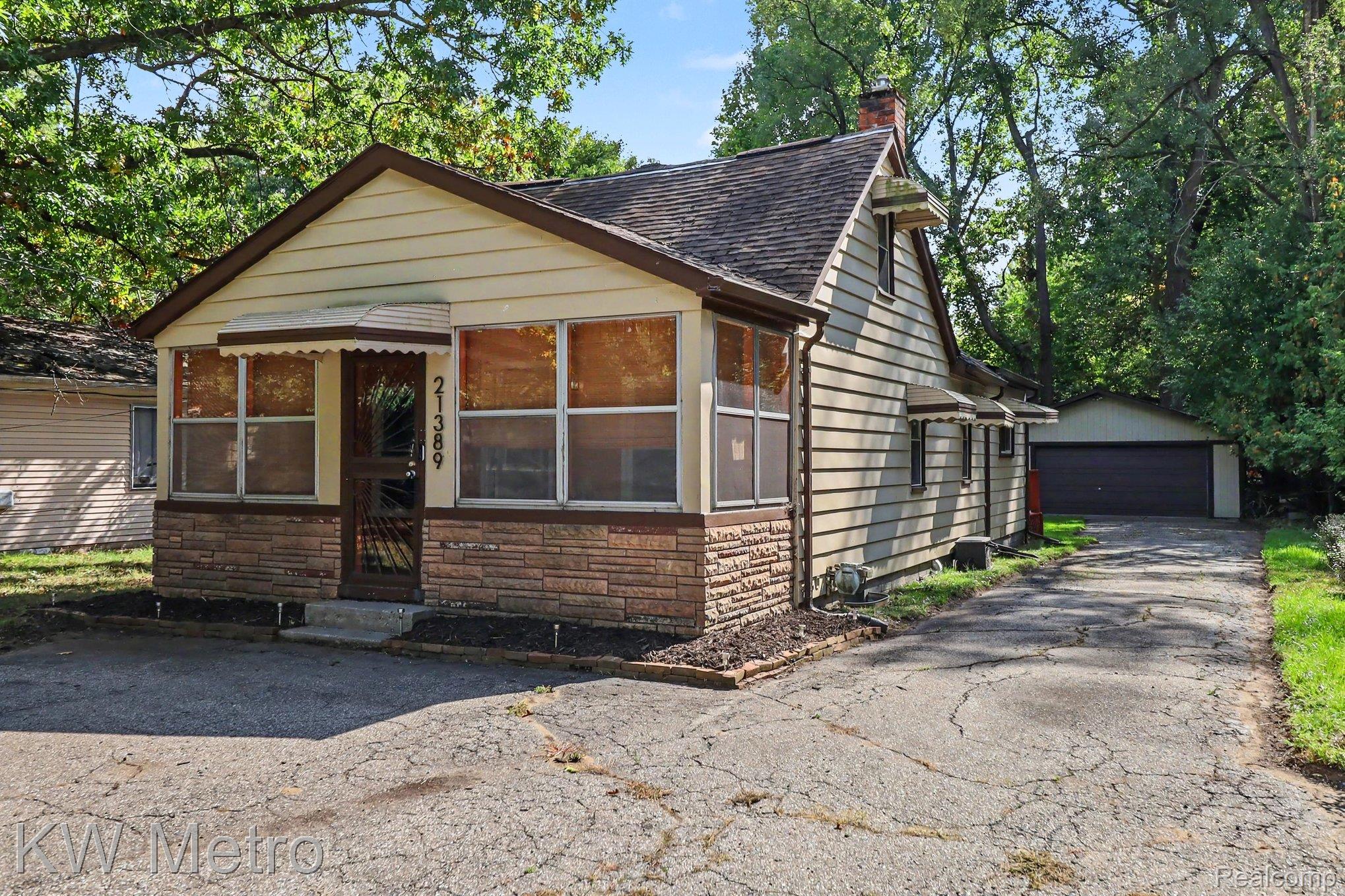 21389 Duns Scotus Street