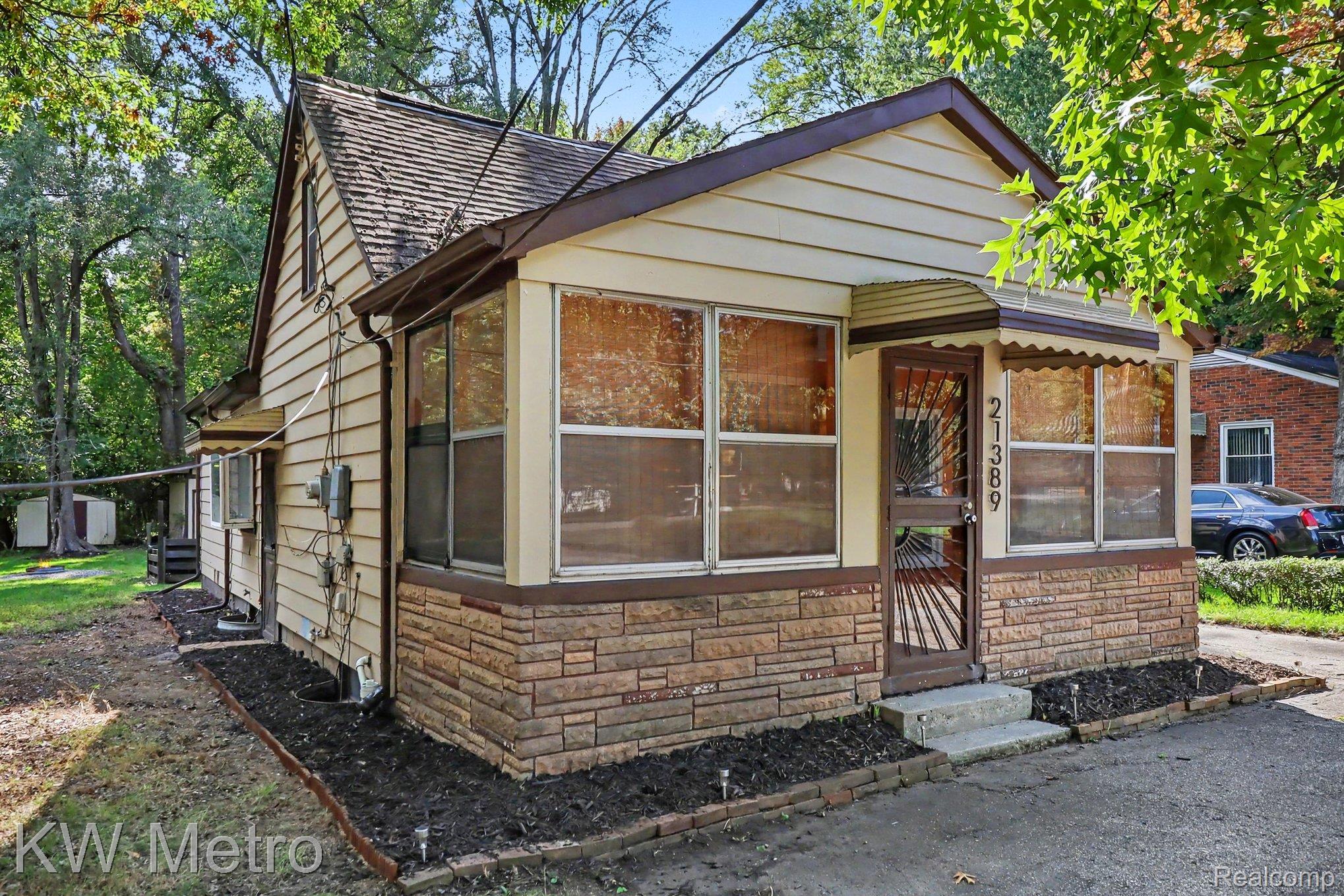 21389 Duns Scotus Street