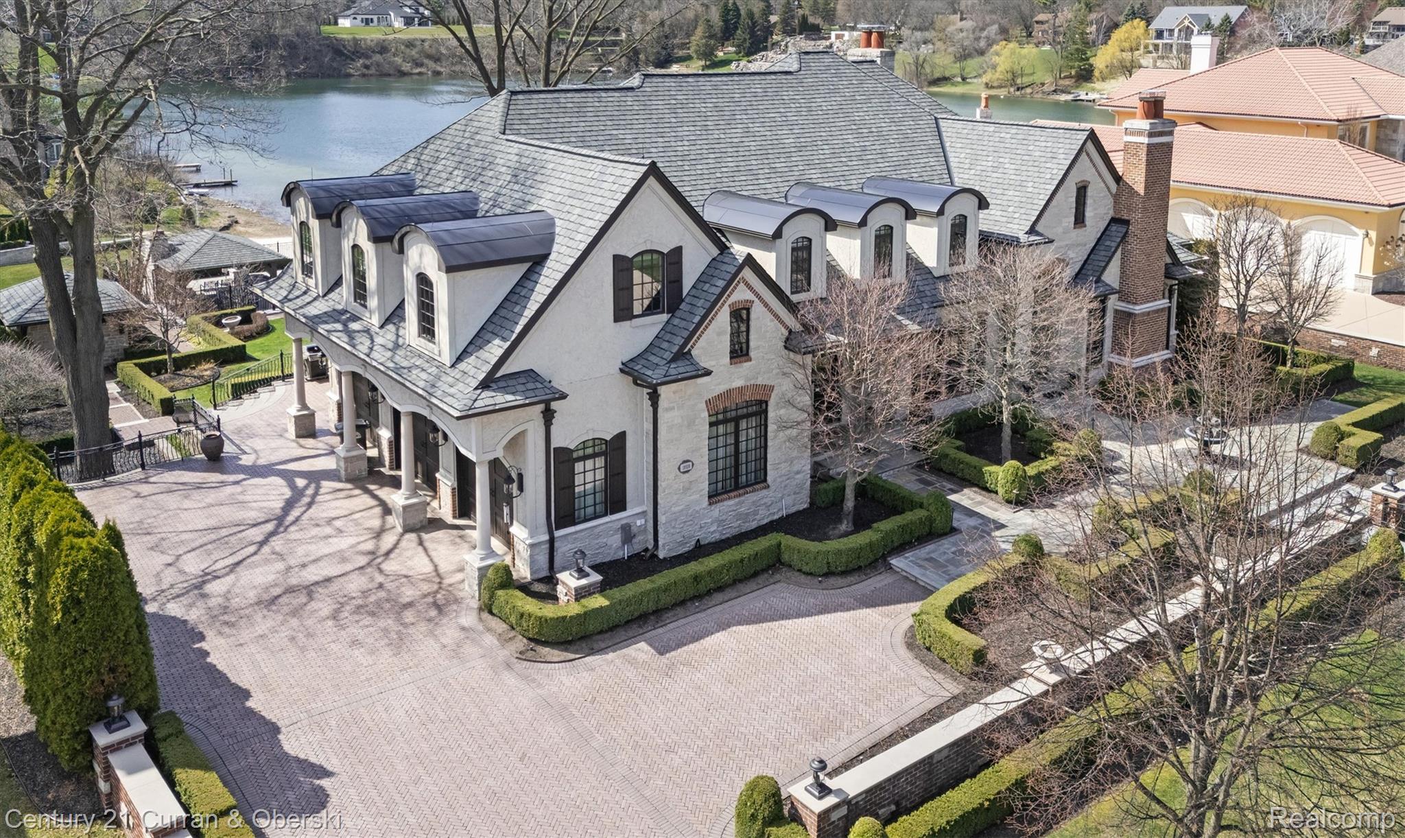 18939 Bella Vista Court