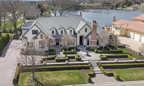 18939 Bella Vista Court Northville City MI 48168