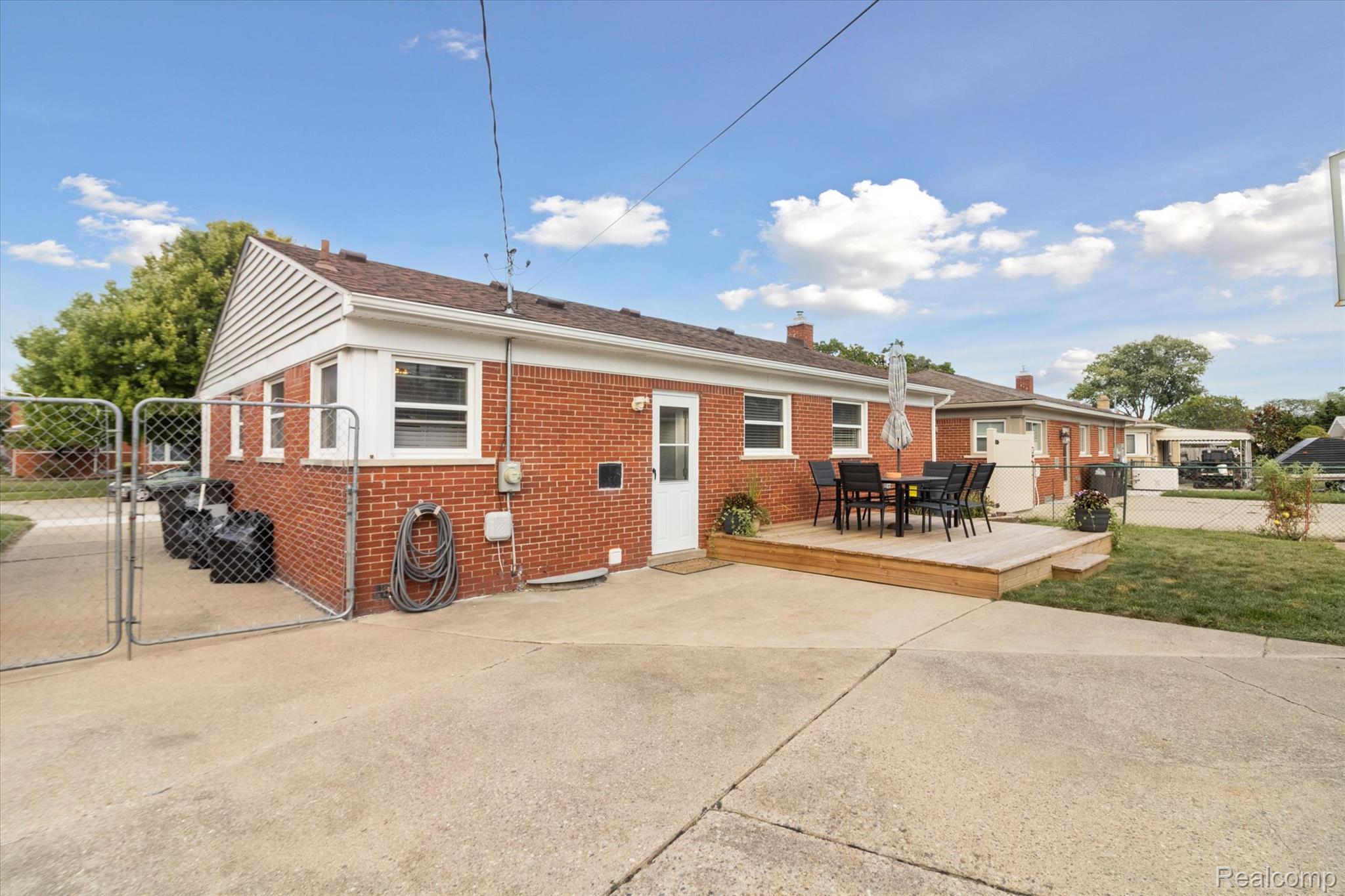 Taylor City, Michigan 48180, United States, 3 Bedrooms Bedrooms, ,2 BathroomsBathrooms,Residential,Pending,203439