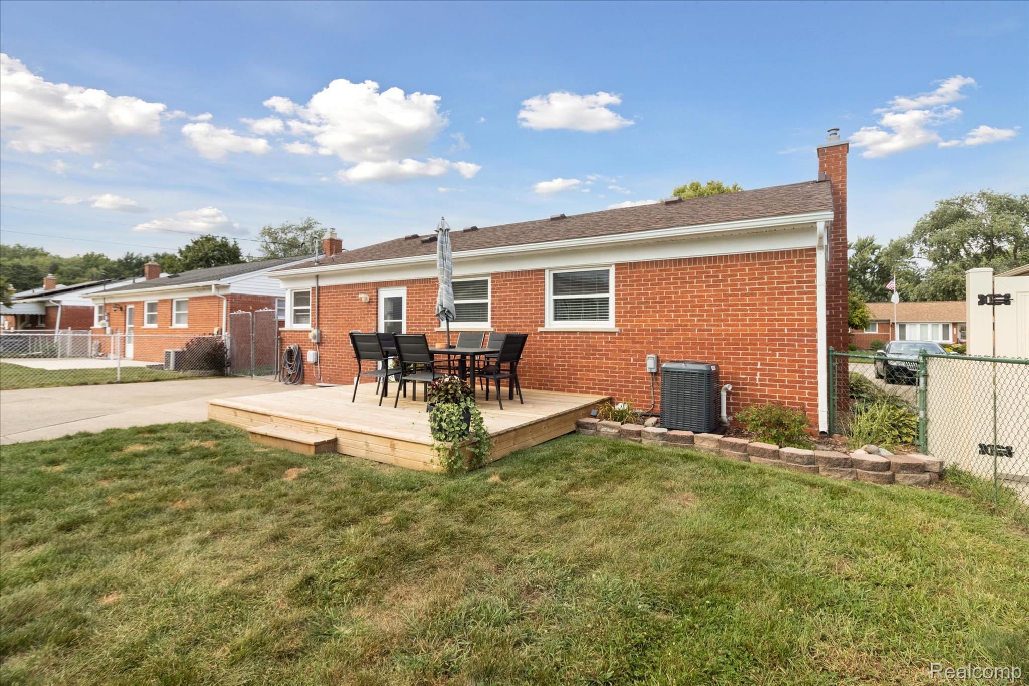 Taylor City, Michigan 48180, United States, 3 Bedrooms Bedrooms, ,2 BathroomsBathrooms,Residential,Pending,203439