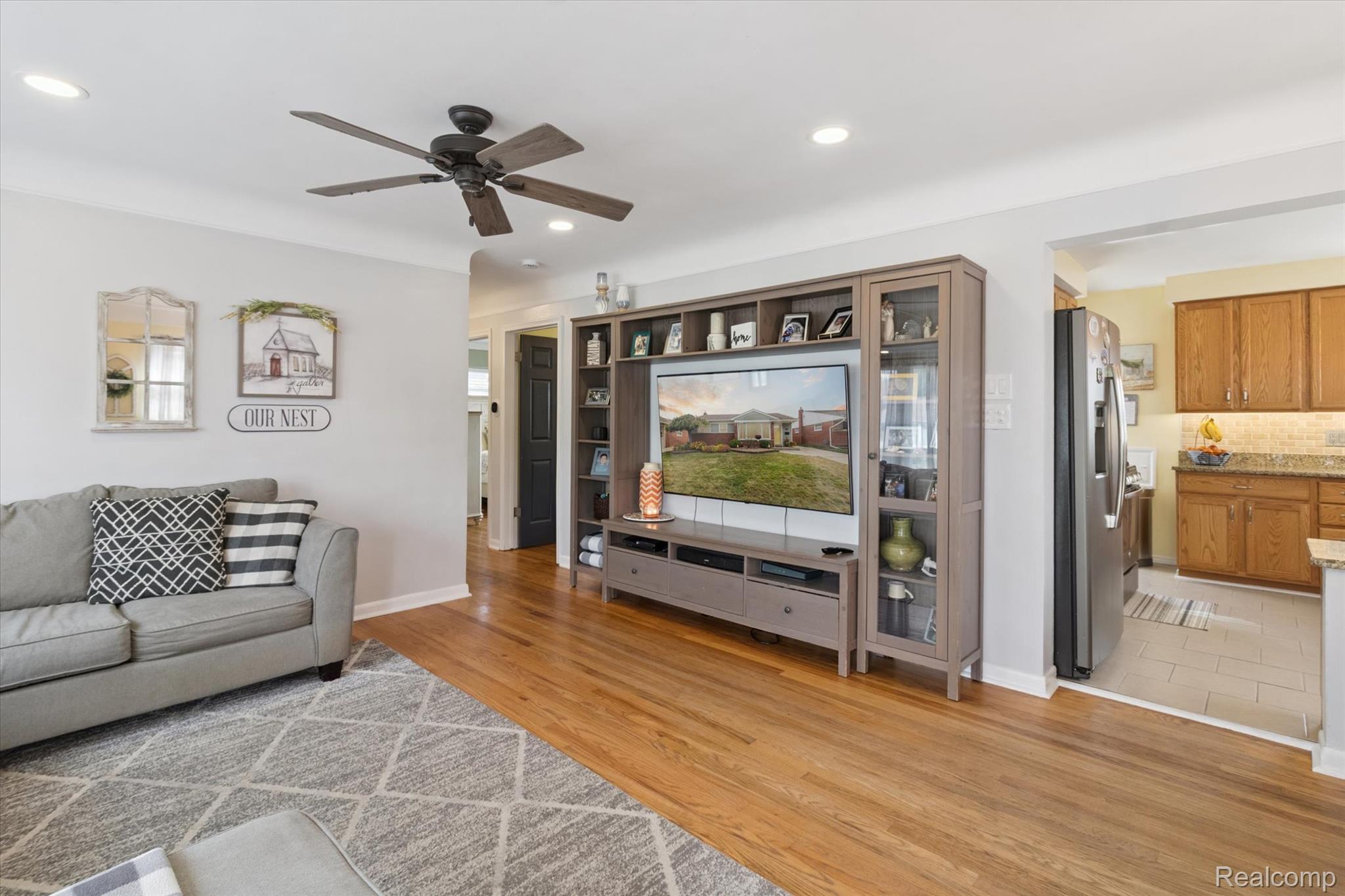 Taylor City, Michigan 48180, United States, 3 Bedrooms Bedrooms, ,2 BathroomsBathrooms,Residential,Pending,203439