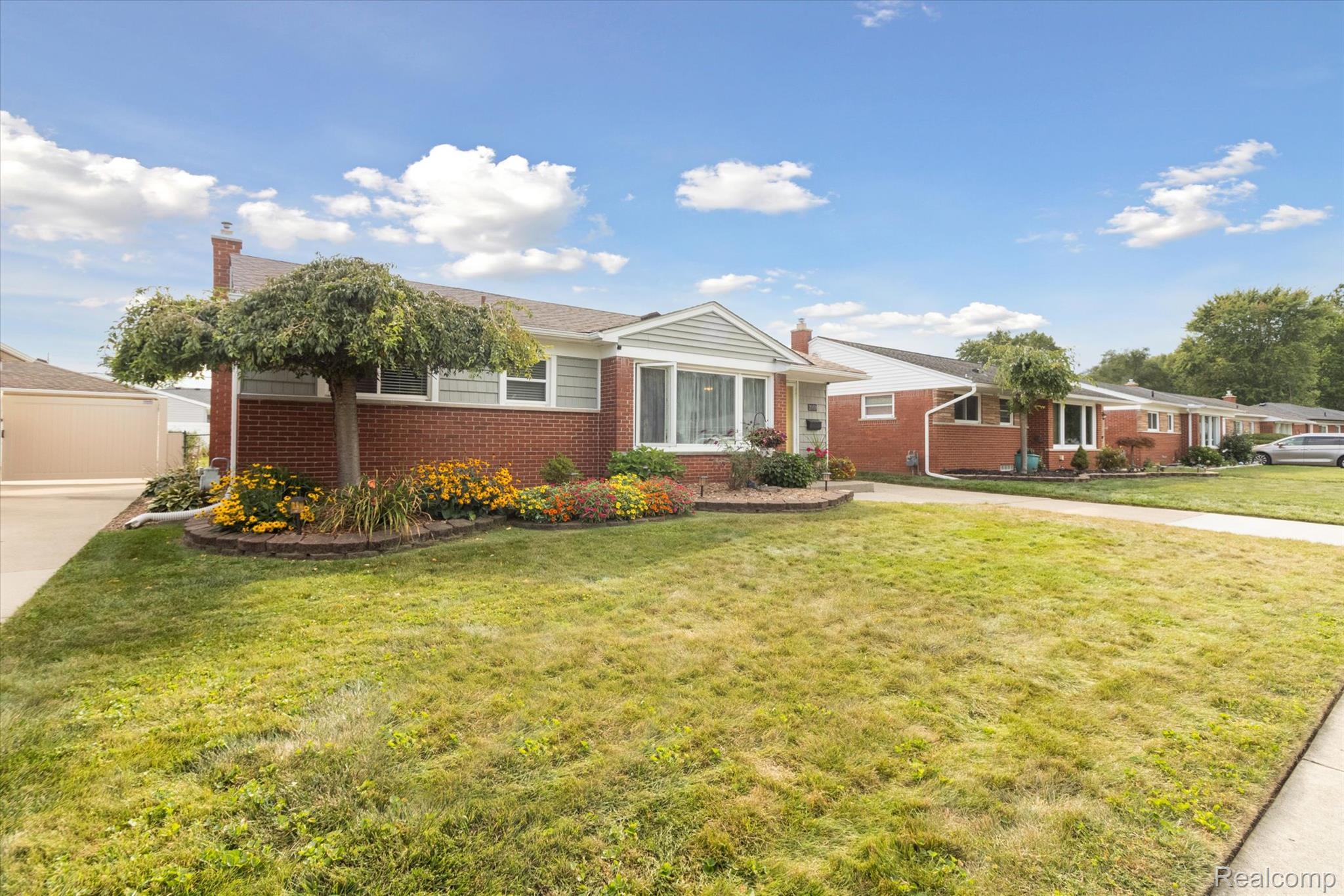 Taylor City, Michigan 48180, United States, 3 Bedrooms Bedrooms, ,2 BathroomsBathrooms,Residential,Pending,203439