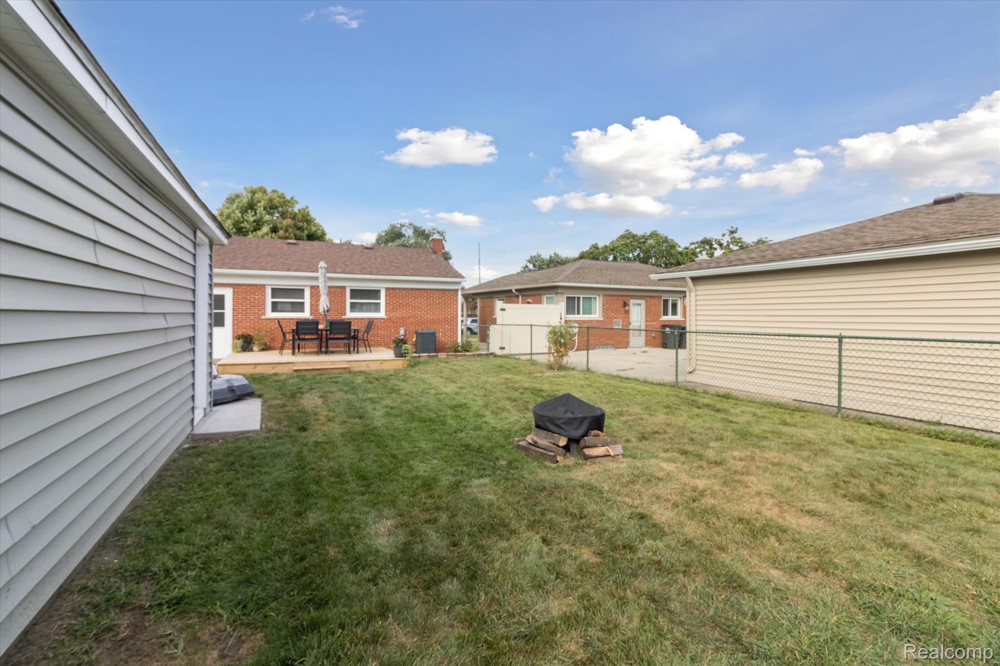 Taylor City, Michigan 48180, United States, 3 Bedrooms Bedrooms, ,2 BathroomsBathrooms,Residential,Pending,203439