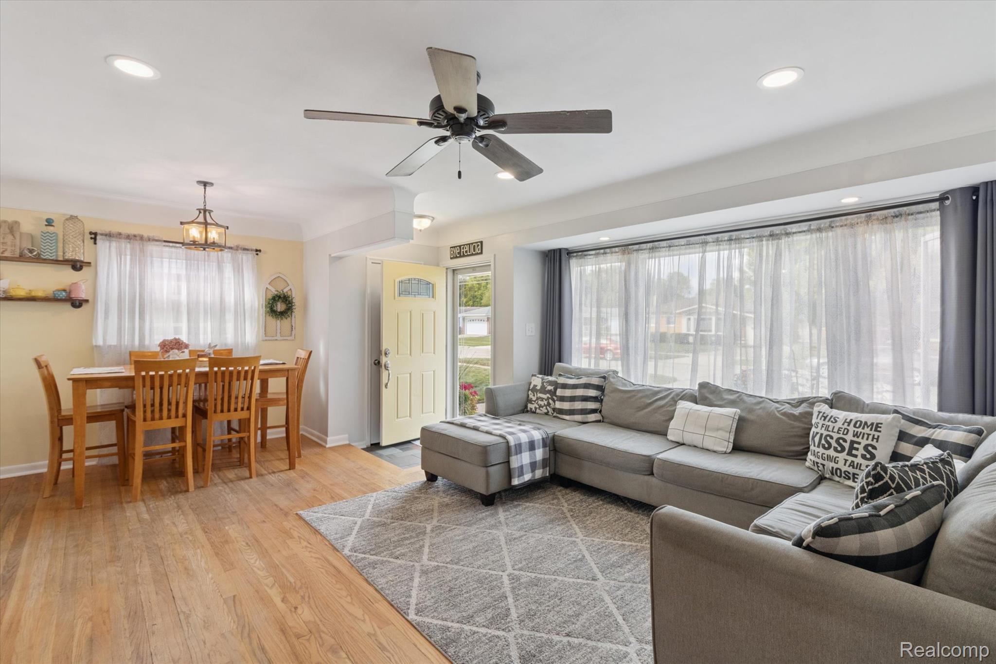 Taylor City, Michigan 48180, United States, 3 Bedrooms Bedrooms, ,2 BathroomsBathrooms,Residential,Pending,203439