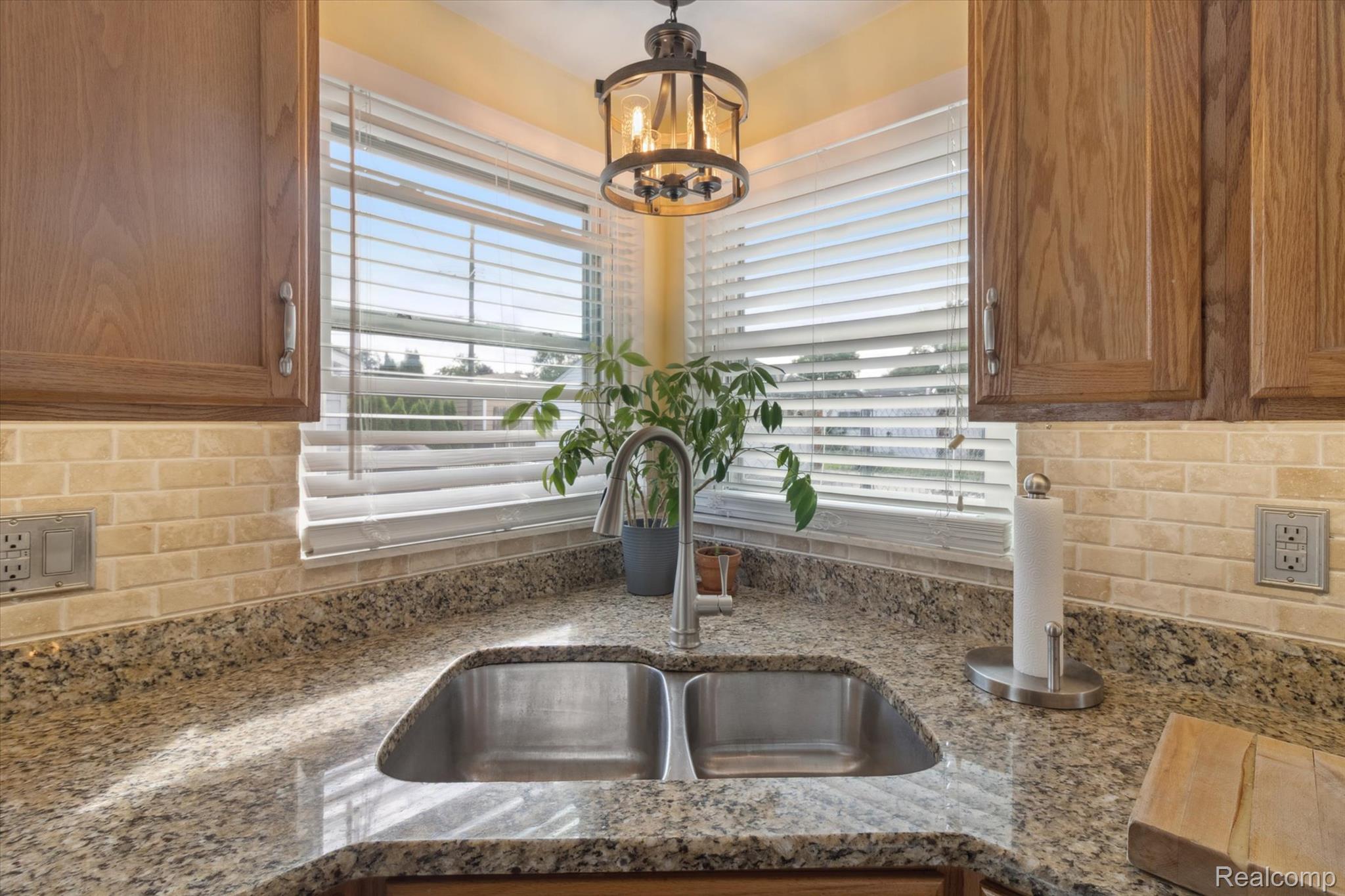 Taylor City, Michigan 48180, United States, 3 Bedrooms Bedrooms, ,2 BathroomsBathrooms,Residential,Pending,203439