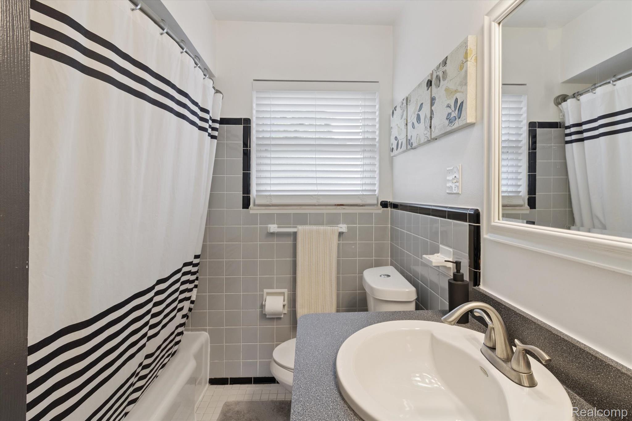 Taylor City, Michigan 48180, United States, 3 Bedrooms Bedrooms, ,2 BathroomsBathrooms,Residential,Pending,203439