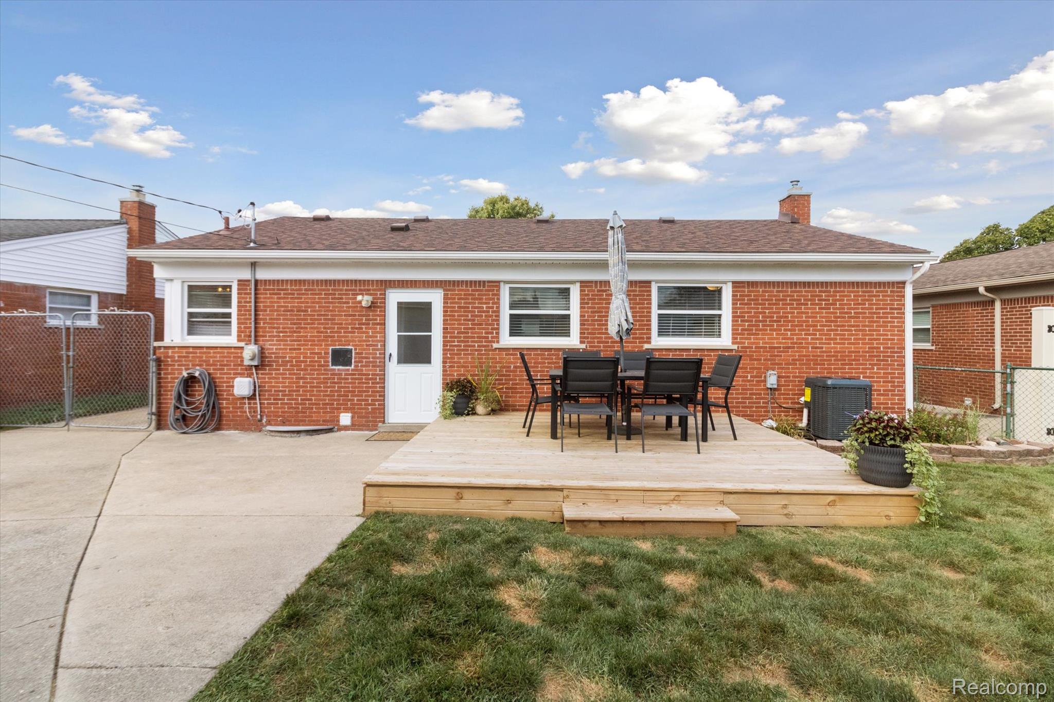 Taylor City, Michigan 48180, United States, 3 Bedrooms Bedrooms, ,2 BathroomsBathrooms,Residential,Pending,203439