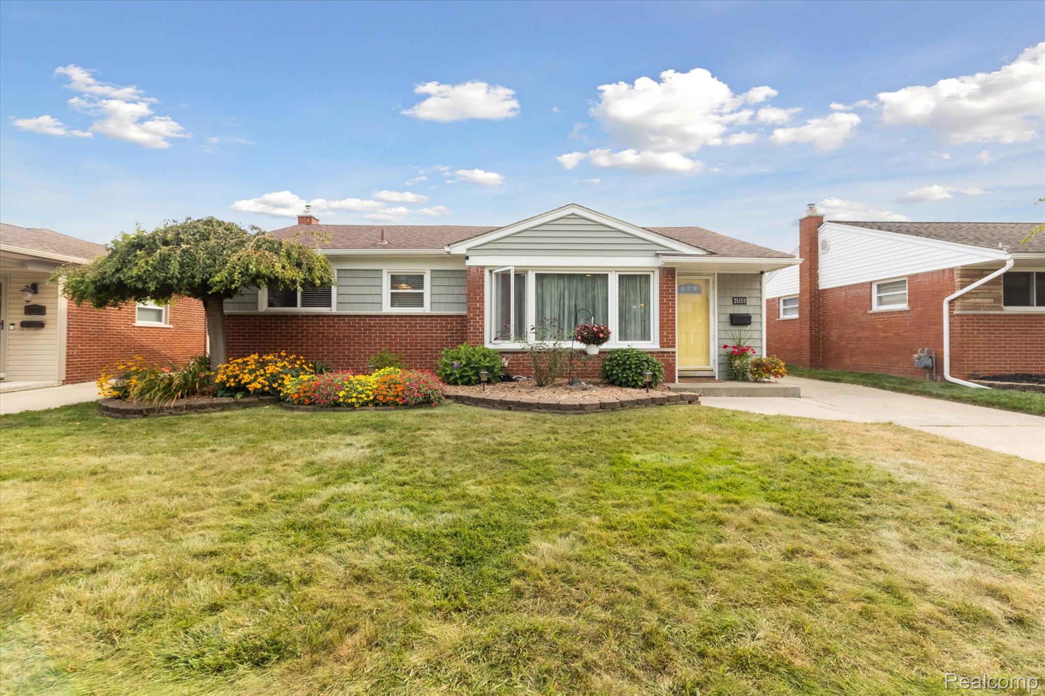 Taylor City, Michigan 48180, United States, 3 Bedrooms Bedrooms, ,2 BathroomsBathrooms,Residential,Pending,203439