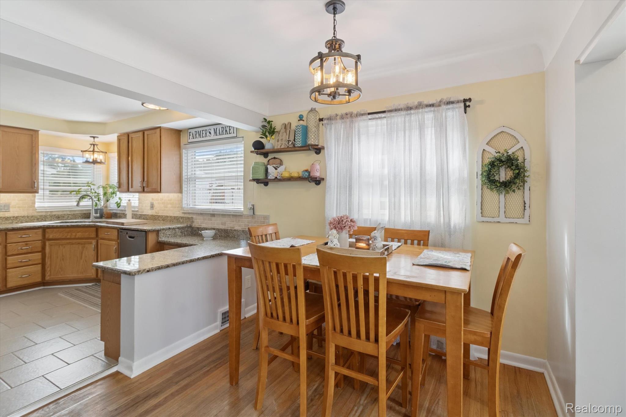 Taylor City, Michigan 48180, United States, 3 Bedrooms Bedrooms, ,2 BathroomsBathrooms,Residential,Pending,203439