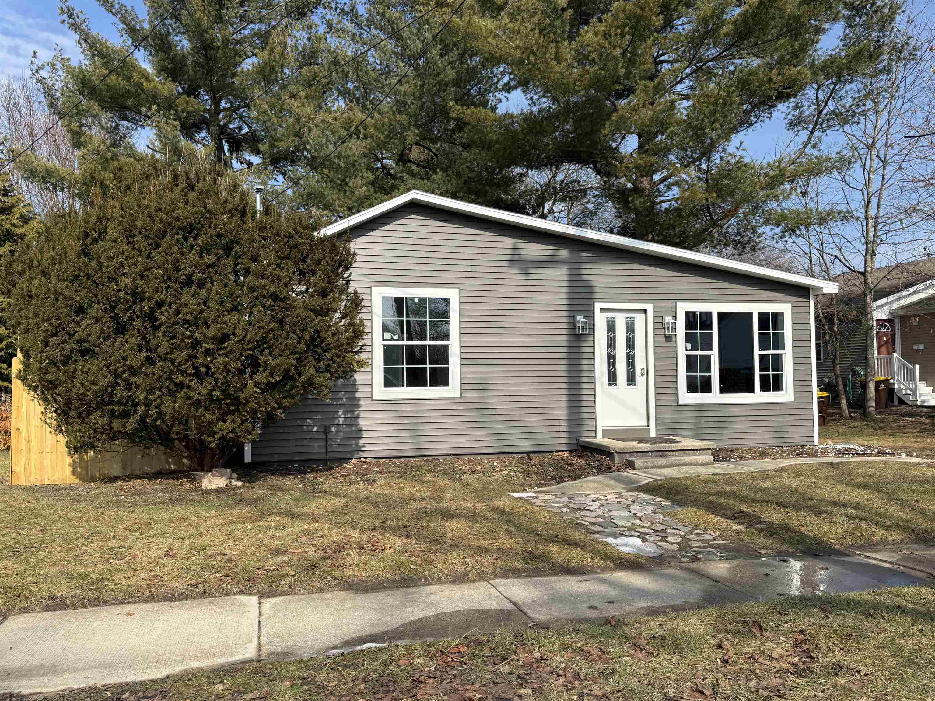 1005 E Chippewa Street