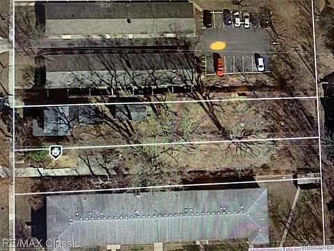 300-304 BAKER Royal Oak City MI 48067