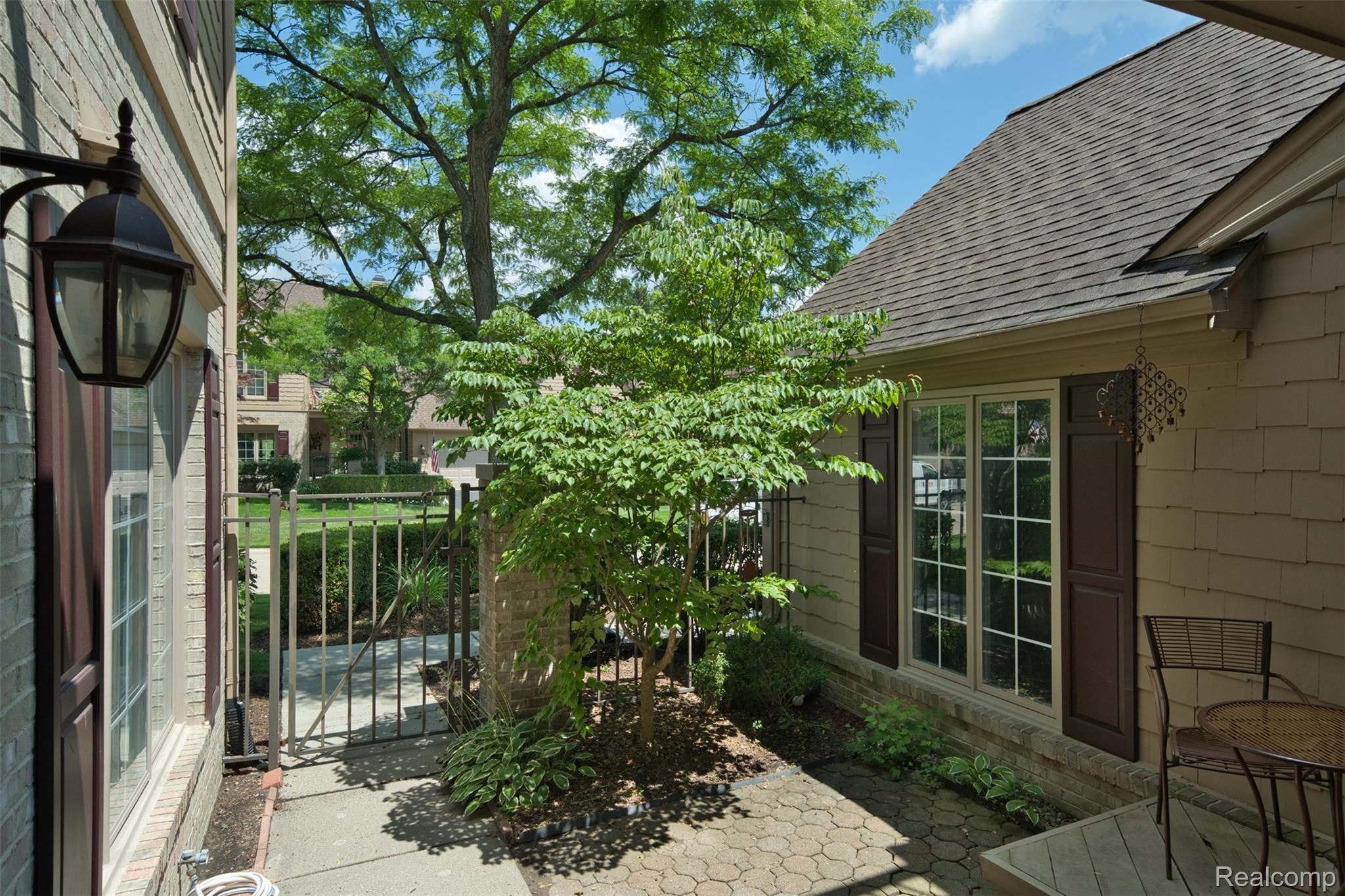 584 Cambridge Way