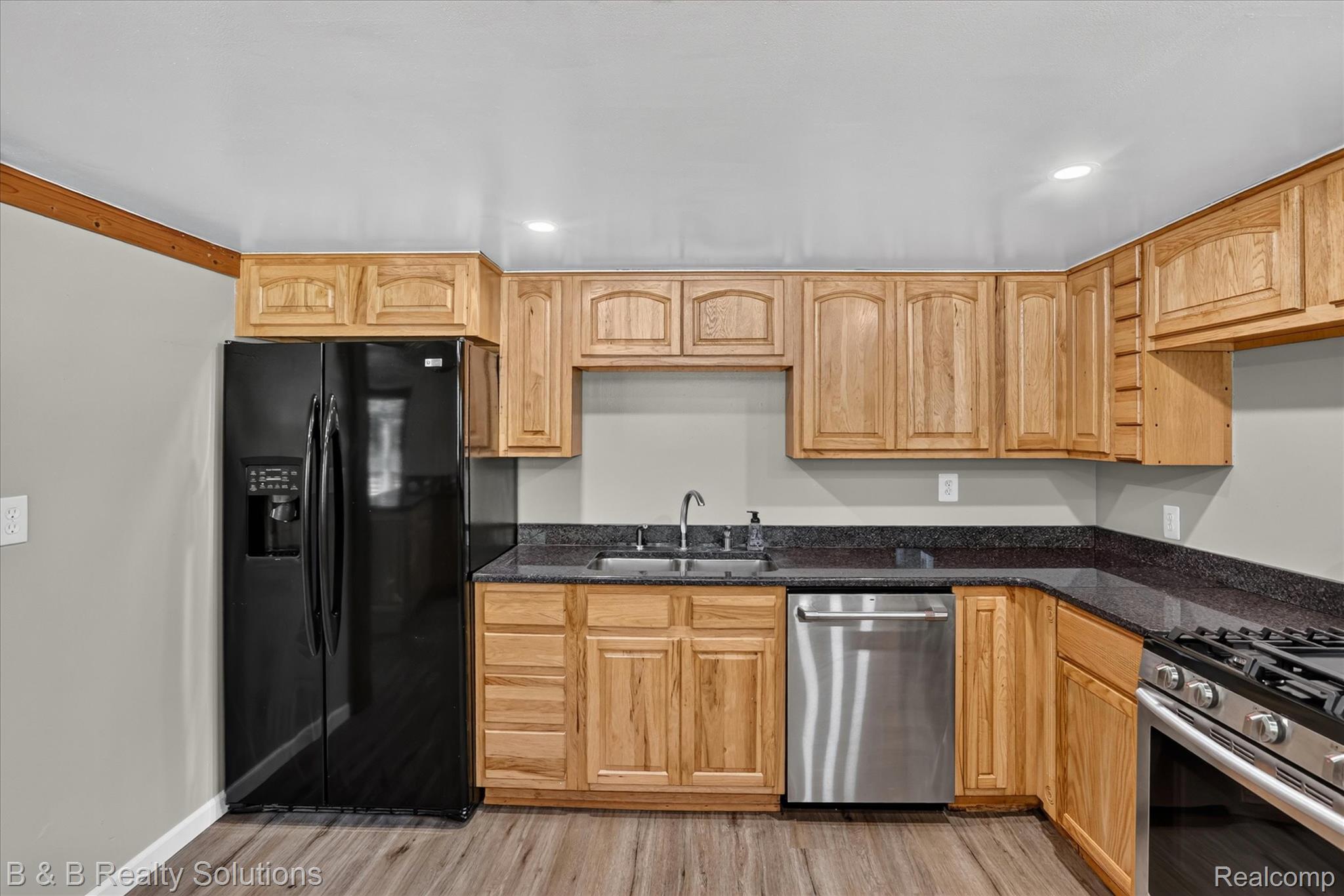 1564 Burnside Road