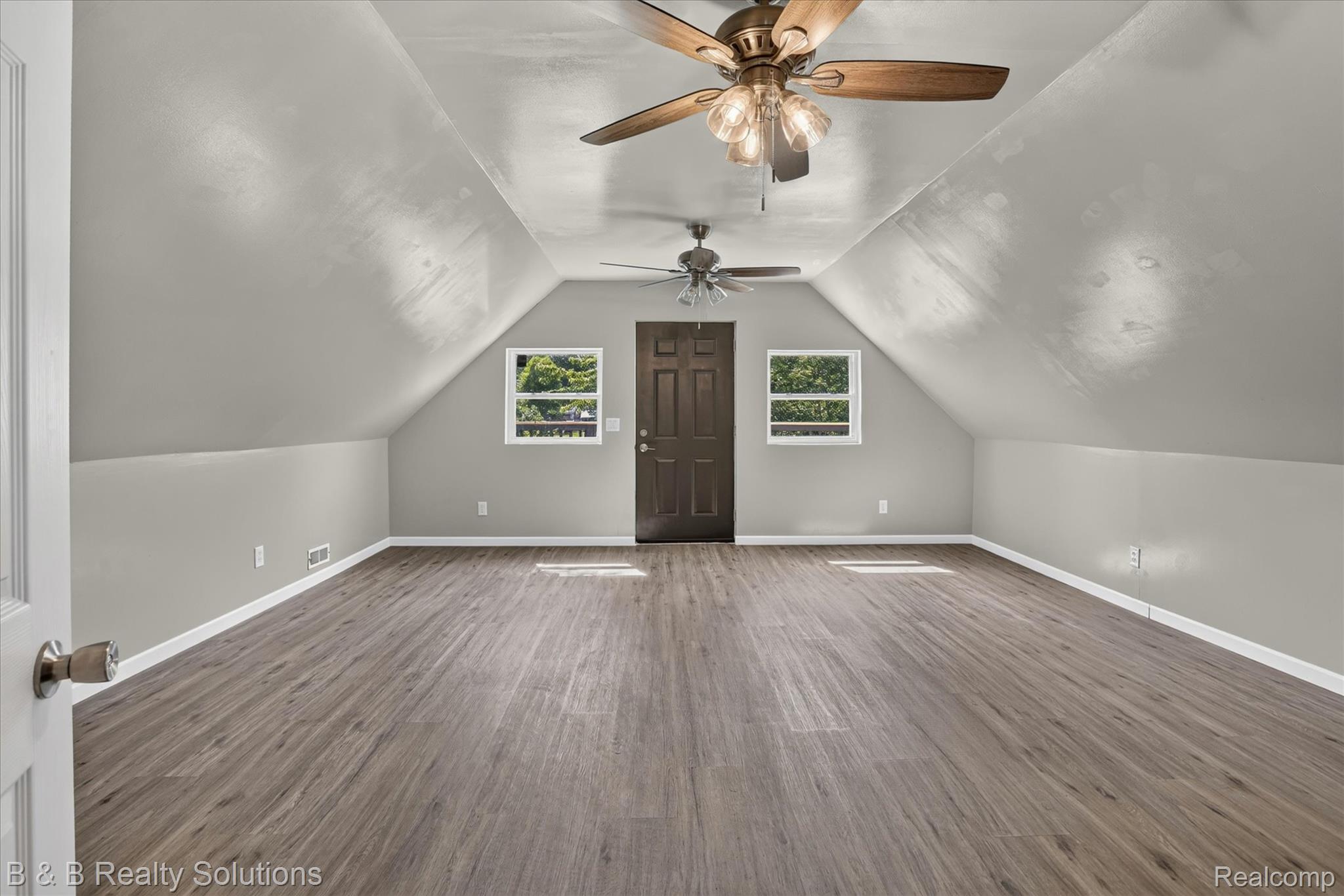 1564 Burnside Road