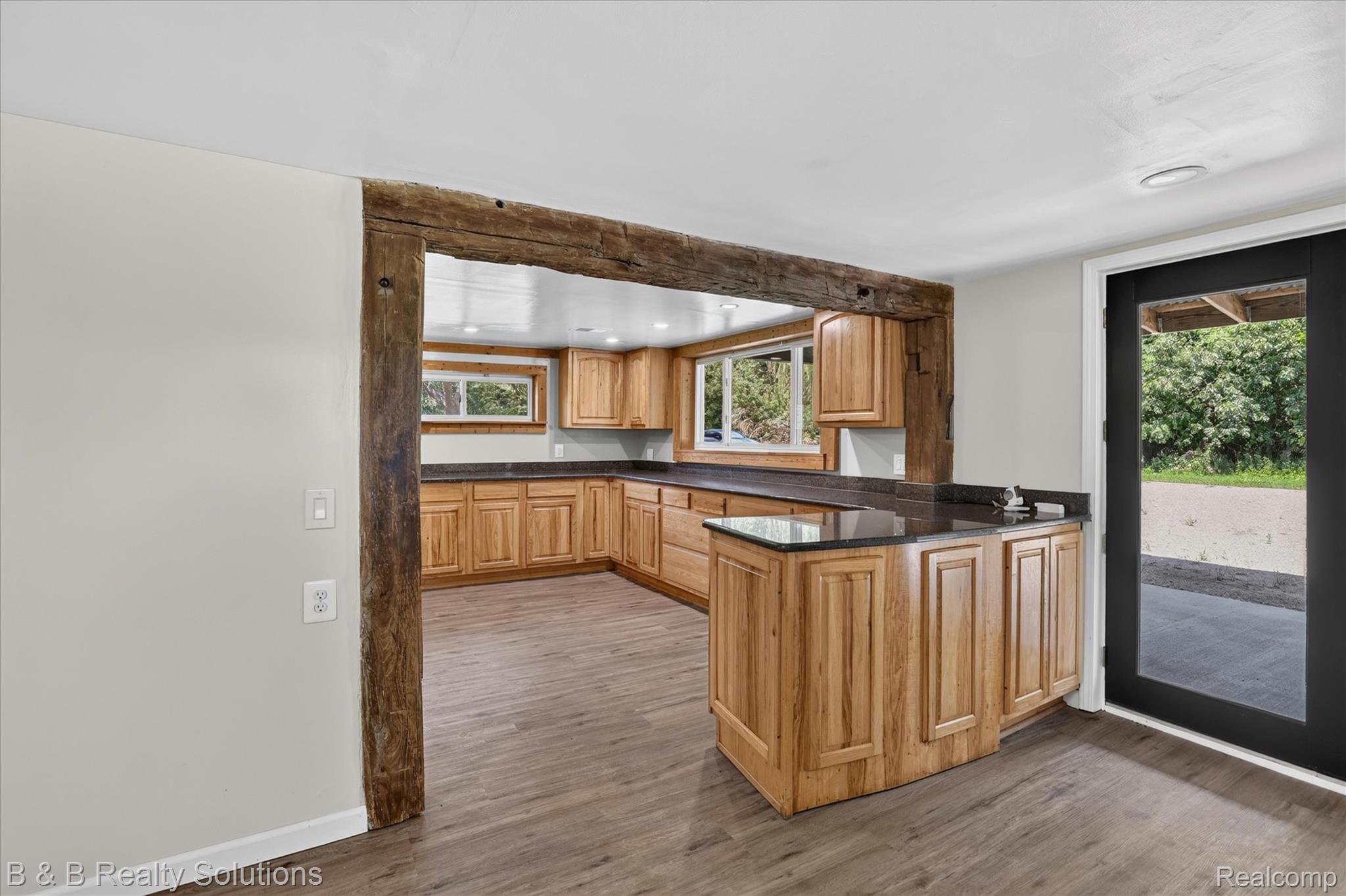 1564 Burnside Road