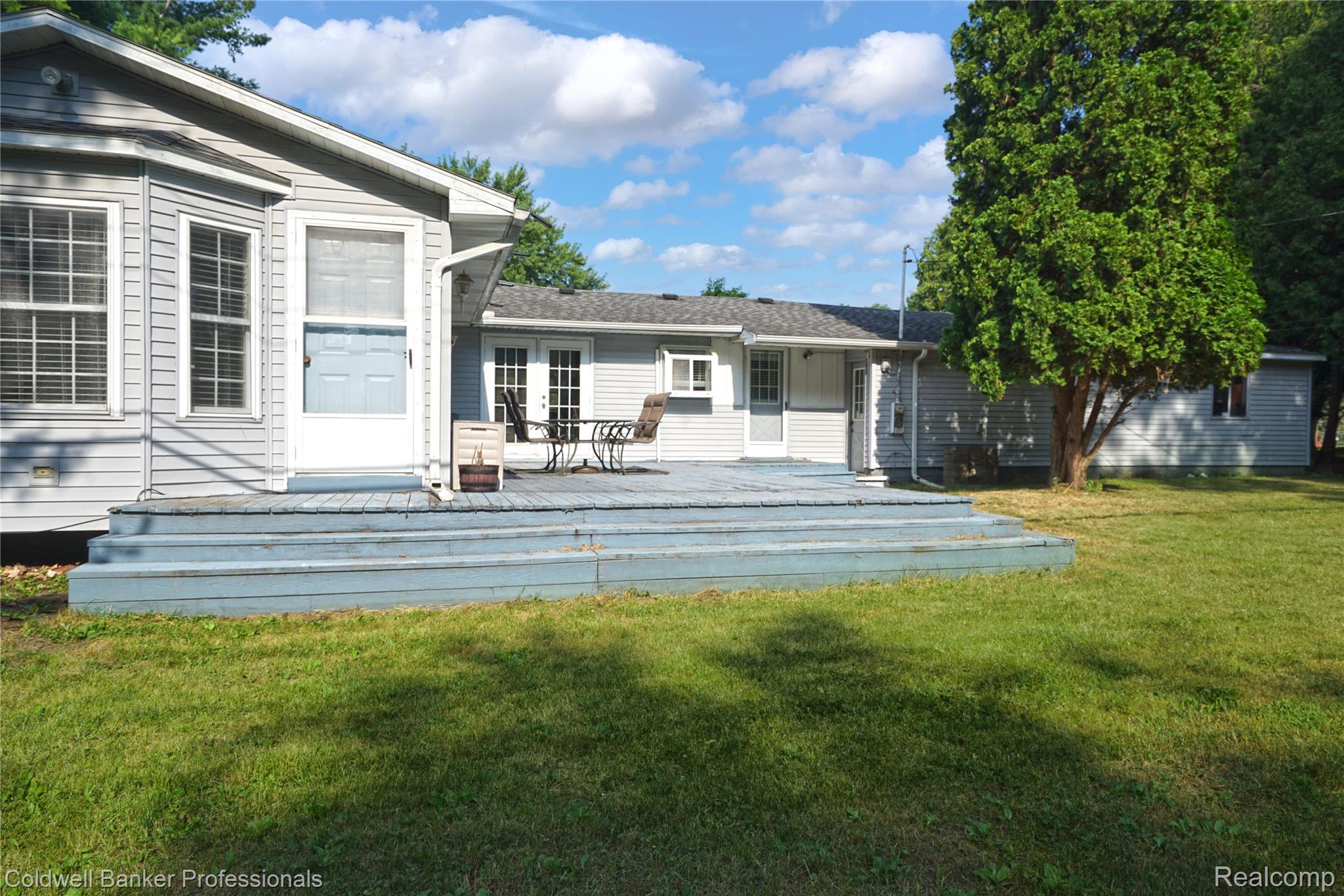 7194 N Center Road