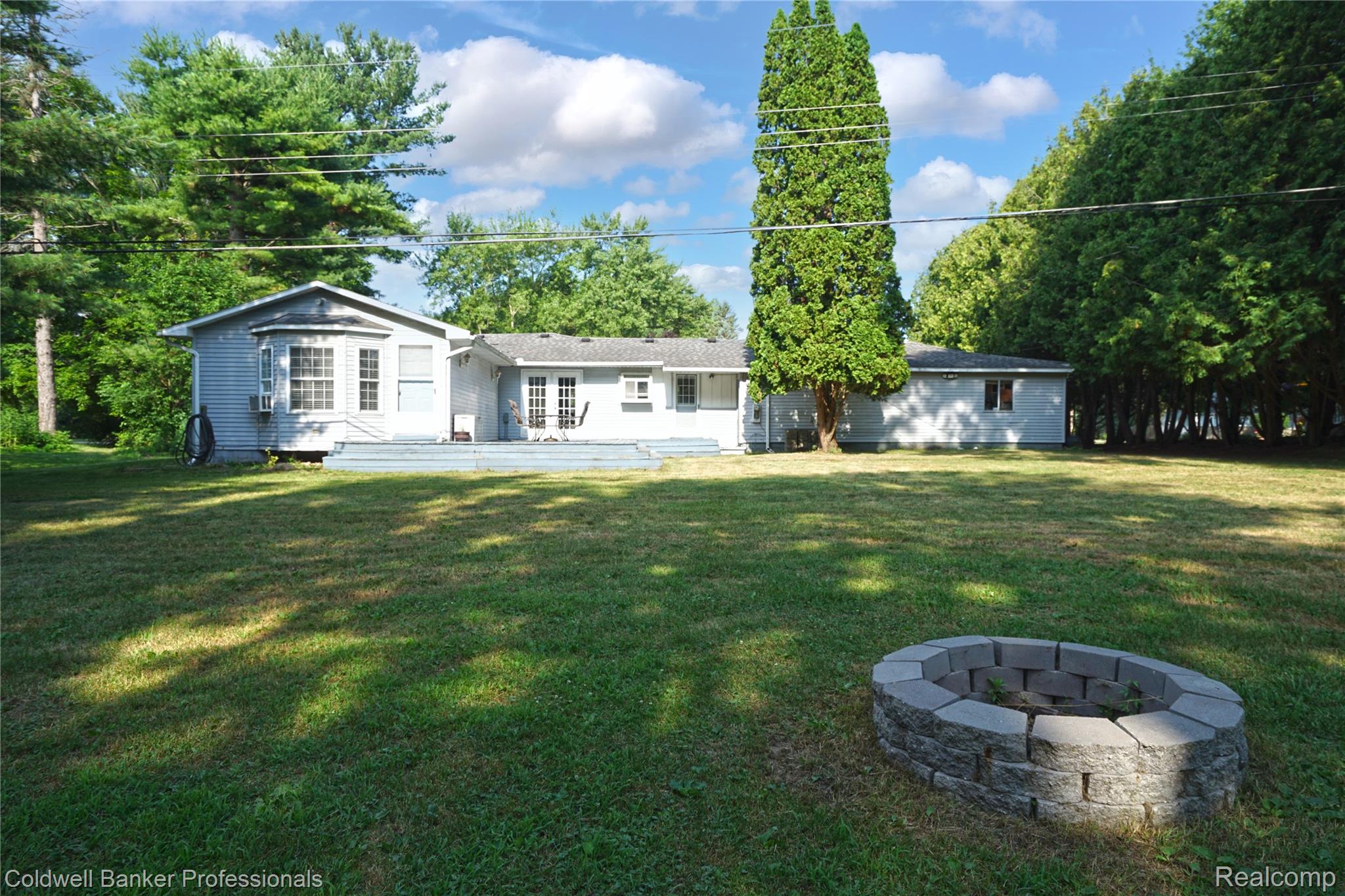 7194 N Center Road