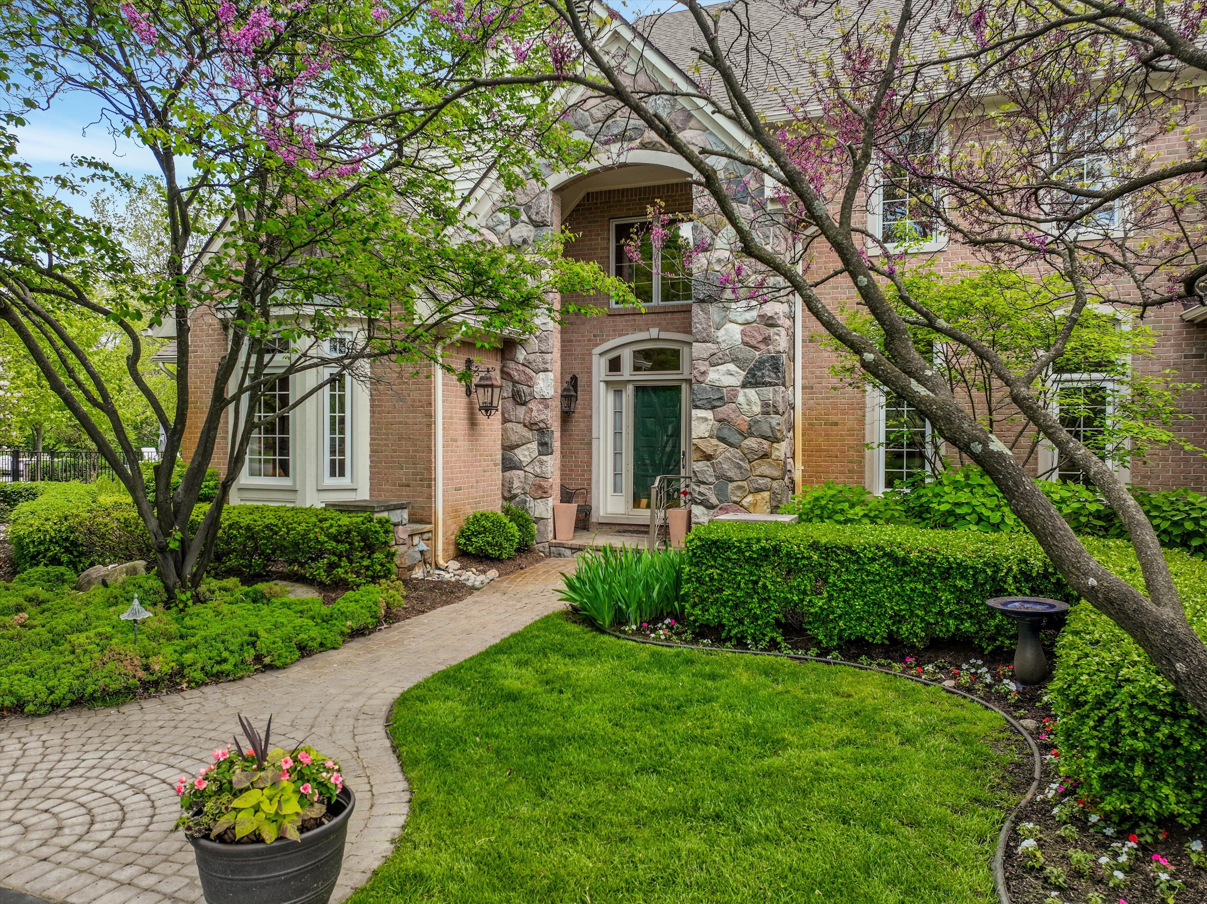 30465 STONEGATE Drive