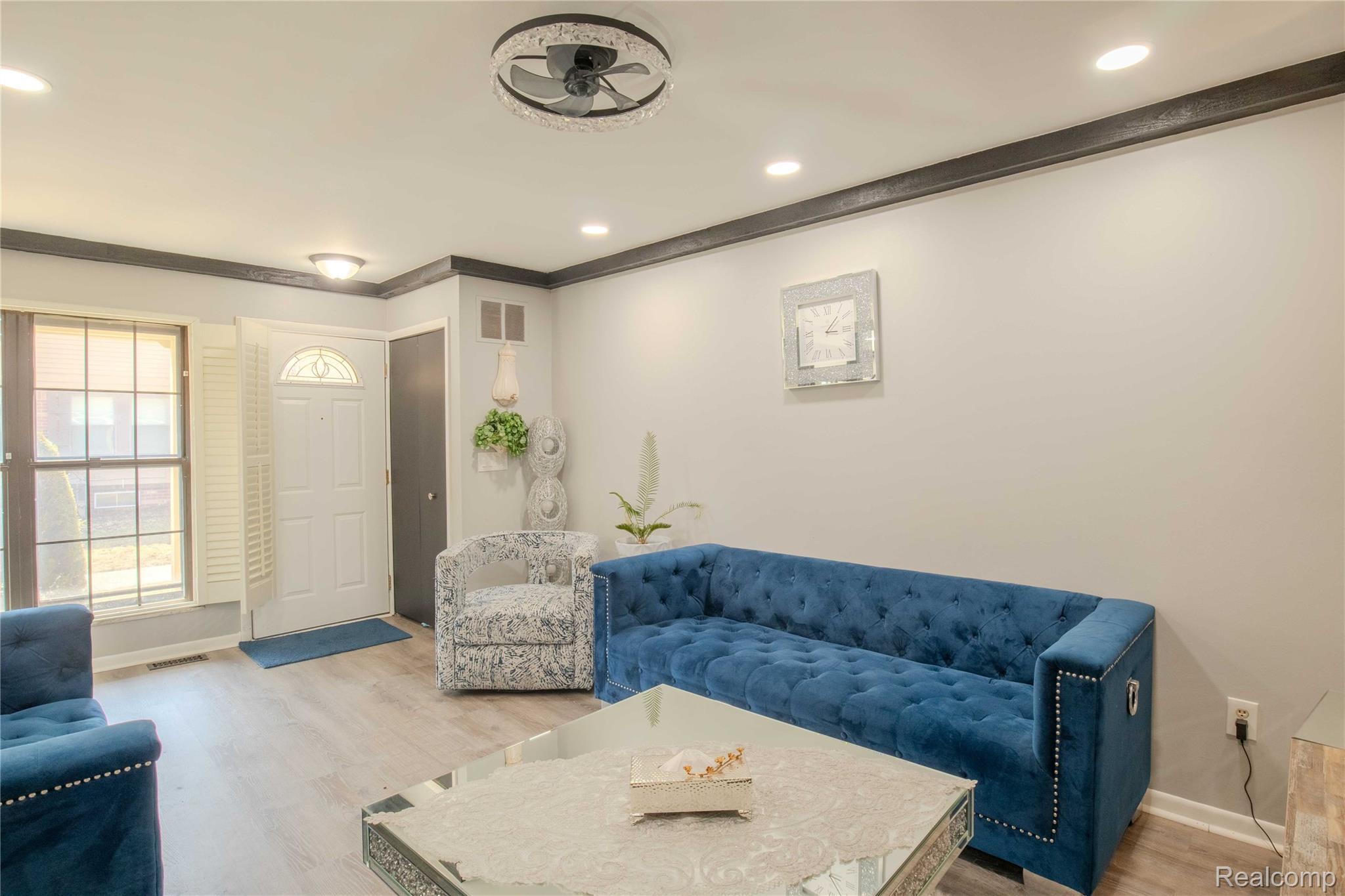 8684 Edgewater Lane 14