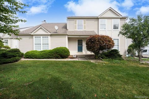 1883 Poppleton Drive West Bloomfield Charter Township MI 48324