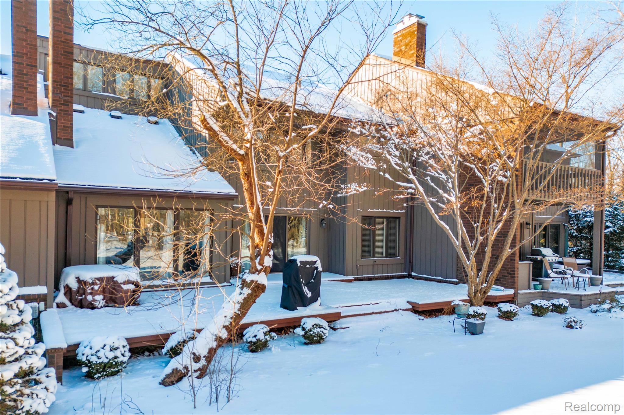 9422 Hawthorne Glen Drive