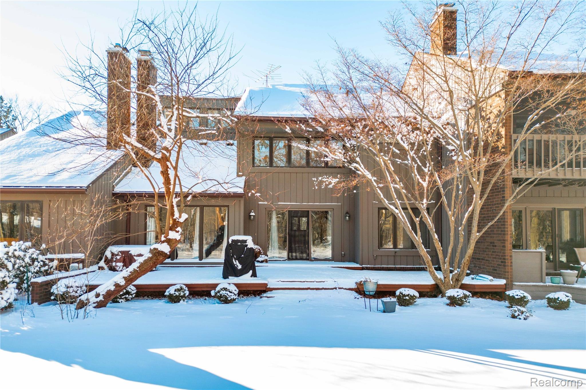 9422 Hawthorne Glen Drive