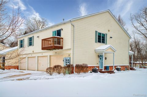 722 Griswold Street 8 Howell City MI 48843