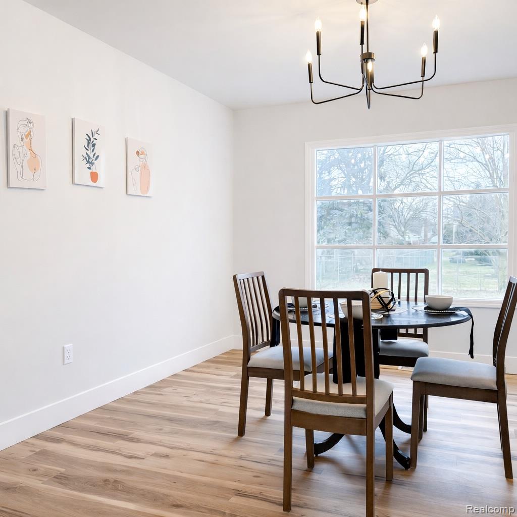 14851 Williamsburg Drive