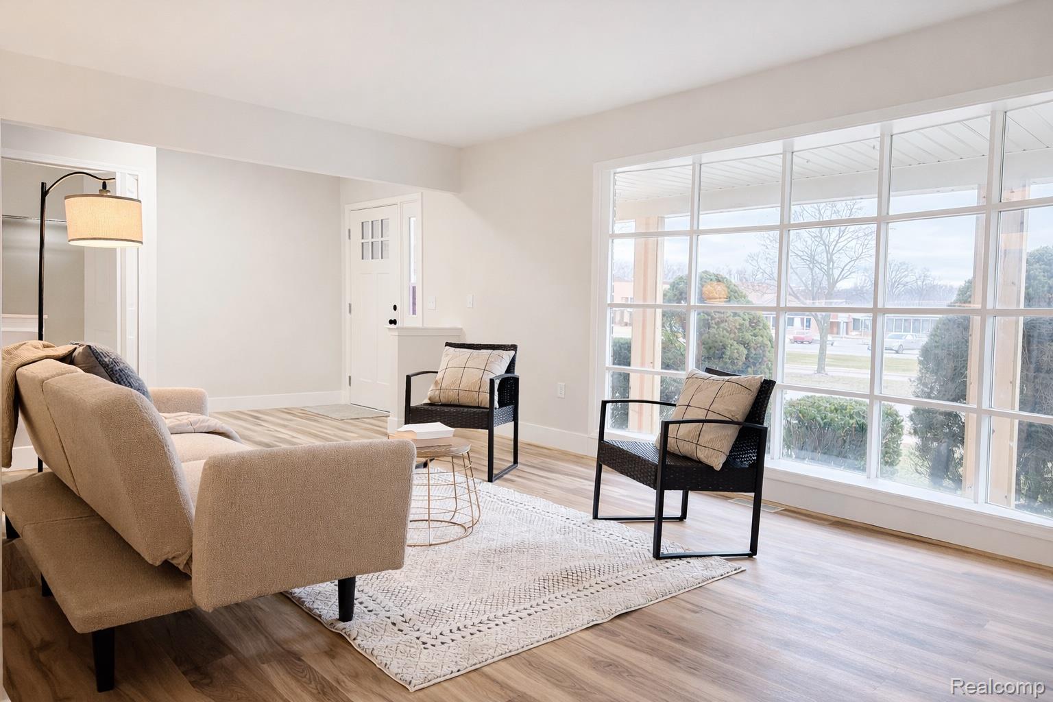 14851 Williamsburg Drive