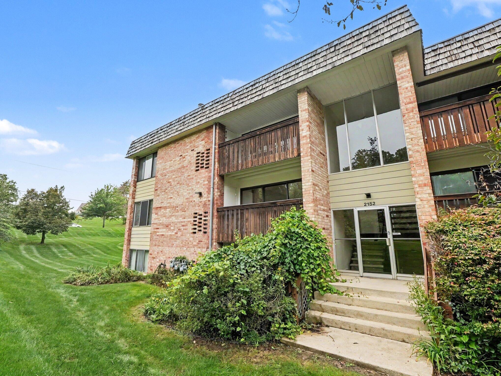 2152 Pauline Boulevard Apt 207