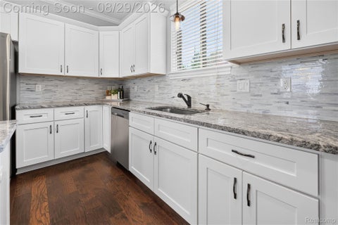 Tiny photo for 215 La Plaza Court, Royal Oak City, MI 48073 (MLS # 20261064039)