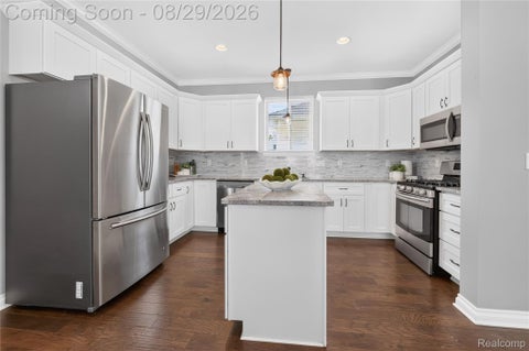 Tiny photo for 215 La Plaza Court, Royal Oak City, MI 48073 (MLS # 20261064039)