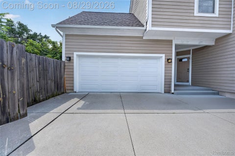Tiny photo for 215 La Plaza Court, Royal Oak City, MI 48073 (MLS # 20261064039)